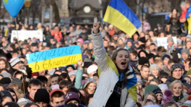 Các cuộc biểu tình ủng hộ châu Âu vẫn tiếp diễn tại các thành phố của Ukraina