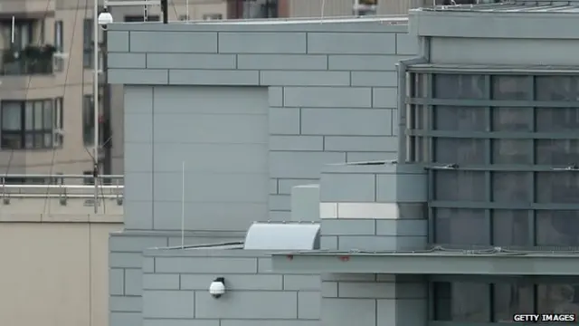 مطبوعات آلمان ادعاهایی منتشر کرده اند که بر اساس آن آمریکا از اتاق بدون پنجره کوچکی در سفارتش در برلین ارتباطات را شنود می‌کند