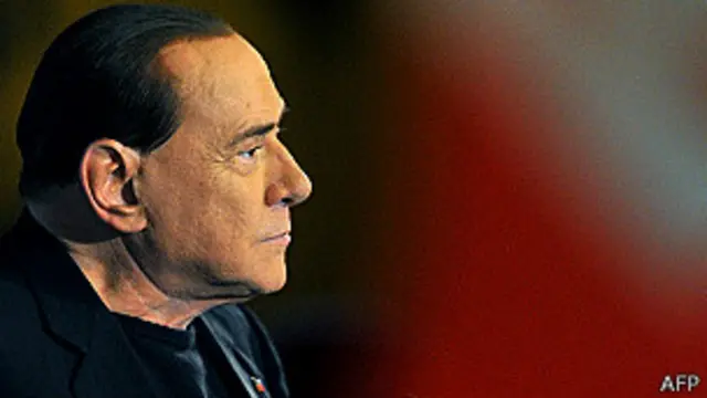 77 سالہ برلسکونی کا کہنا ہے کہ وہ اپنی جدوجہد پارلیمنٹ کے باہر جاری رکھیں گے