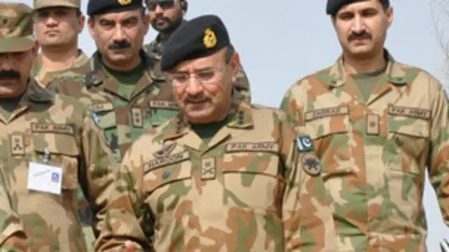 لیفٹیننٹ جنرل ہارون اسلم کی وزیر اعظم نواز شریف کے ساتھ ایک غیر رسمی ملاقات نے بھی ان کی ترقی میں رکاوٹ پیدا کی