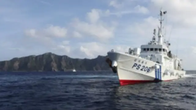 拜登认为中国和日本必须建立热线避免在东海发生军事冲突的风险。