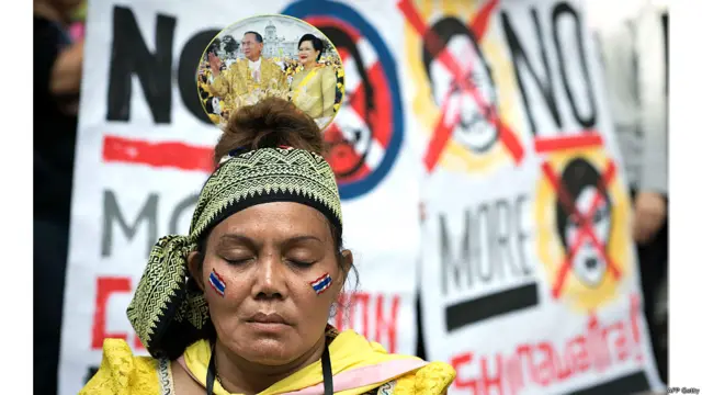 泰国国防部外的反政府示威者