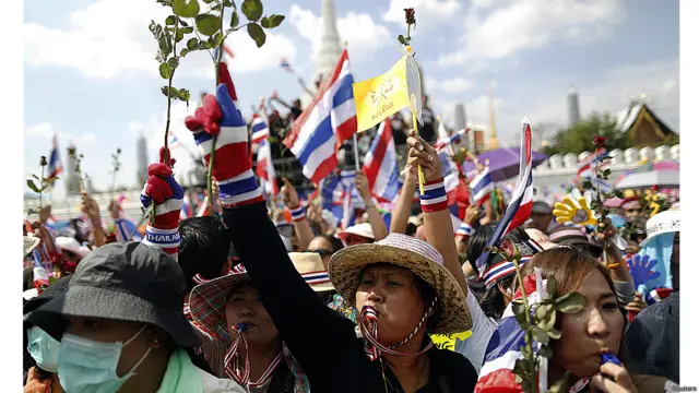 泰国国防部外的反政府示威者