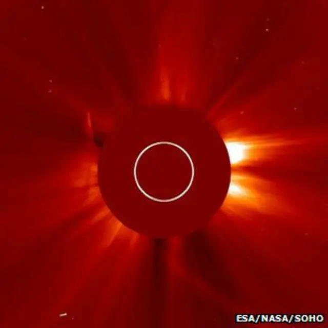 دم دار ستارہ آئسن سورج کی تپش میں بھاپ بن کر تباہ ہو گيا