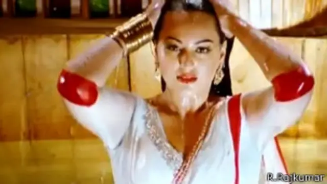 सोनाक्षी सिन्हा