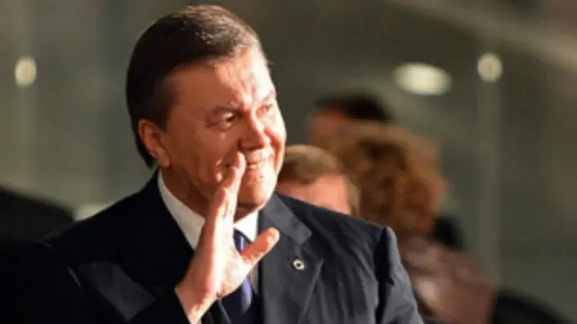 تظاهر کنندگان به امتناع ویکتور یانوکوویچ، رییس جمهوری اوکراین از امضای توافقنامه تجاری با اتحادیه اروپا اعتراض دارند