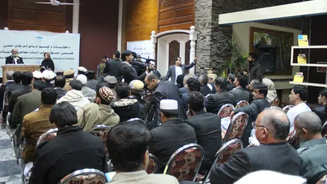 ډرامه، موسیقي، د کتابونو او انځورونو نندارتونونه هم د جشن برخې وې.