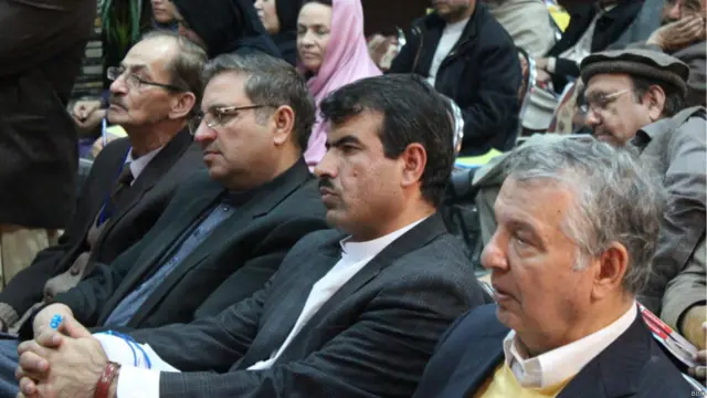 د افغانستان د رسنیو او ادب د ډګر وتلي شخصیتونه په جشن کې موجود وو، چې ځیني له بهره دغه جشن ته راغلي وو.