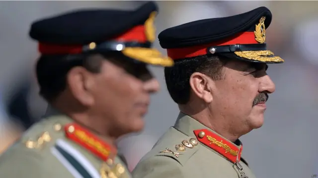 جنرل اشفاق پرویز کیانی نومبر 2007 سے 2013 تک چھ برس پاکستانی برّی فوج کے سربراہ رہے۔