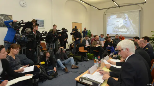 Coletiva de imprensa da polícia de Dresden | Crédito: Getty