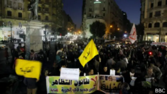 "الحكومة المصرية تسعى لمنع الصحفيين من نقل رأي الإخوان"