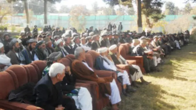 معترضان به دولت دو روز مهلت داده اند که فرمانده پلیس را برکنار کند