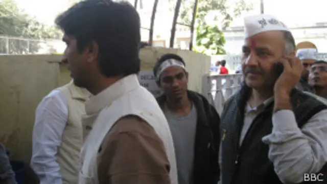 कुमार विश्वास और मनीष सिसौदिया