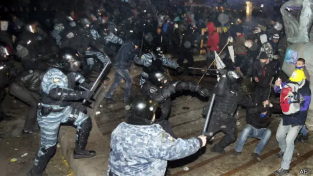 Cảnh sát Ukraine trấn áp cuộc biểu tình