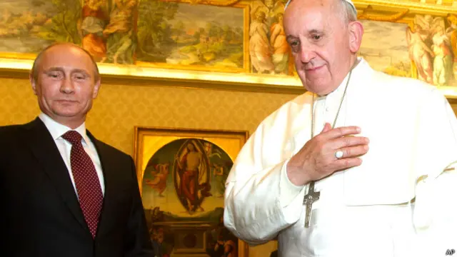 व्लादिमीर पुतिन पोप फ्रांसिस के साथ