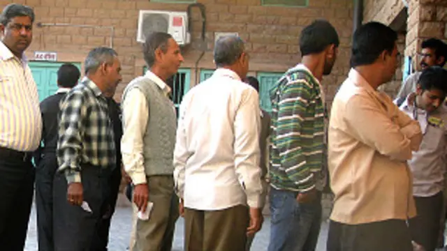 مبصرین کا کہنا ہے کہ برسر اقتدار حکمراں جماعت کو وزیر اعلی اشوک گہلوت کے حالیہ اعلانات سے فوائد حاصل ہوں گے