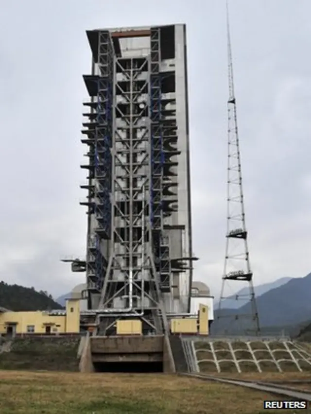 西昌卫星发射中心的发射塔（30/11/2013）