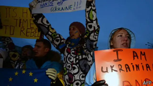 Насилие на Майдане Незалежности осудили США и ЕС