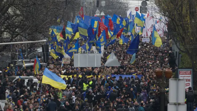 Народное вече оппозиции собрало сотни тысяч