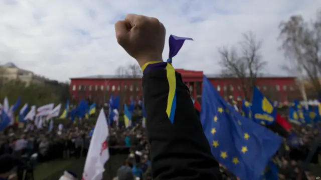 Народное вече оппозиции собрало сотни тысяч