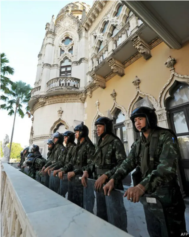 سکیورٹی اہلکار گورنمنٹ ہاؤس کی سکیورٹی پر مامور۔