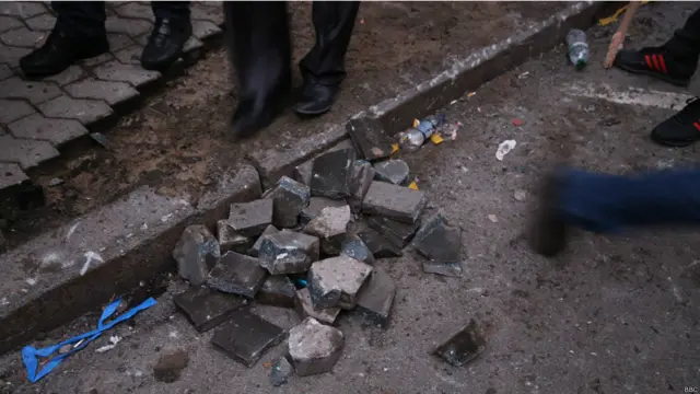  Сутички на Банковій