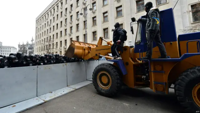  Сутички на Банковій