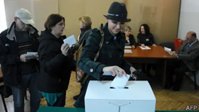 Кўпчилик овоз берувчилар бир жинсли никоҳга қарши чиқишган