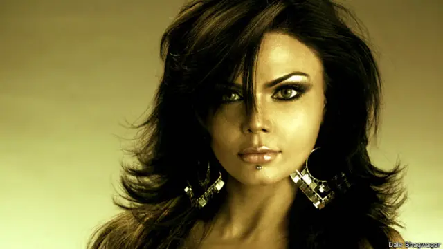 راکھی اب ہدایت کاری کی تعلیم حاصل کر رہی ہیں