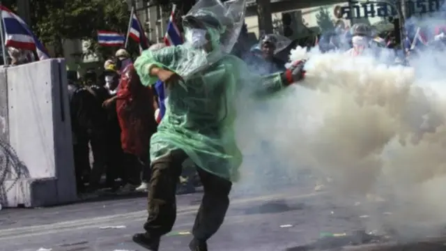 تایلند با بدترین بحران سیاسی خود در سه سال گذشته روبروست.