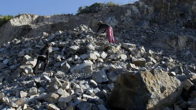Anak pengumpul batu di Kamboja,Samrang Pring