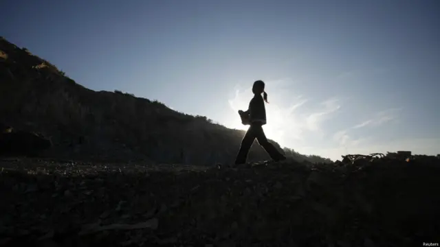 Anak pengumpul batu di Kamboja, Samrang Pring