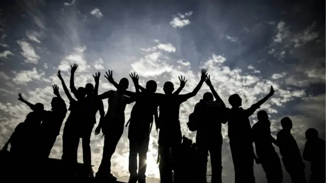 مصر میں عبوری حکومت کے خلاف مظاہروں کا سلسلہ بڑھتا چلا جا رہا ہے۔