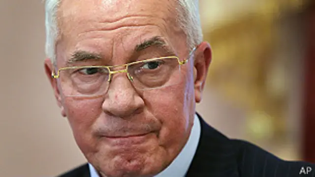 烏克蘭總理阿扎羅夫呼籲反對派停止製造不斷升級的「政治緊張局面」