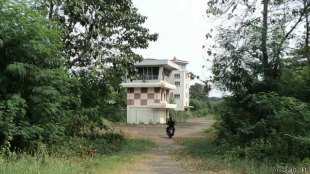 Bekas menara lalu lintas bandara Kemayoran saat ini.