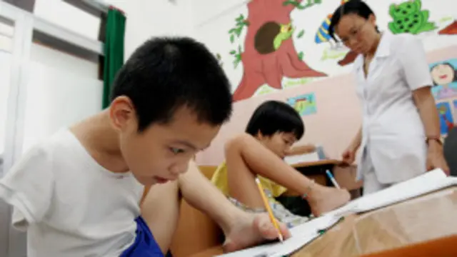 Xã hội Việt Nam như không đủ nhân ái để bao dung cho tình trạng khuyết tật của nhiều người