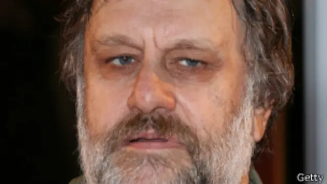 ژیژک اولین نامه را، به زبان روسی، در ماه ژانویه ۲۰۱۳ نوشت و جوابش یک ماه بعد آمد