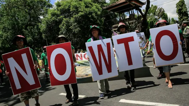 Unjuk rasa menentang WTO di Bali