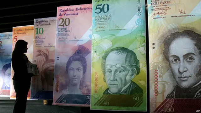 Exposición de billetes en Venezuela