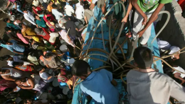 दिल्ली चुनाव, पानी