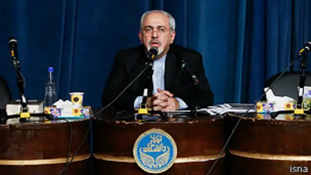 سخنرانی آقای ظریف در یکی از سالن های کتابخانه مرکزی دانشگاه تهران انجام شده