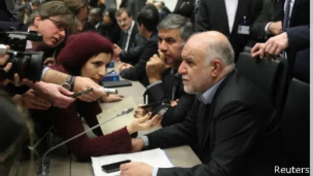 آقای زنگنه گفته که در شرایط کنونی "همه از قیمت‌ها راضی هستند