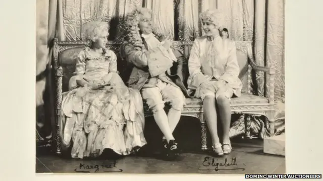 1940年到1944年期间,有两位小公主参加了4次演出。