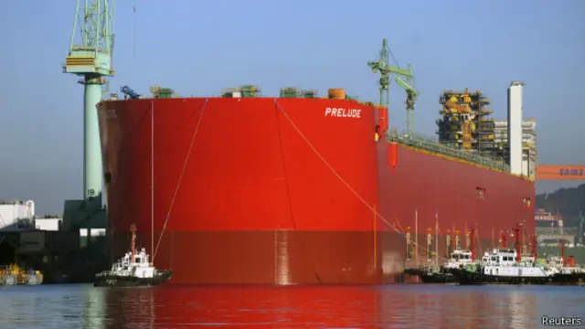 Плавающая платформа "Прелюд"