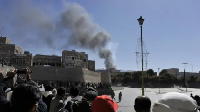 Serangan bom bunuh diri di Sanaa