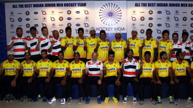 जूनियर हॉकी विश्व कप प्रतिस्पर्द्धा के लिए भारत की टीम.