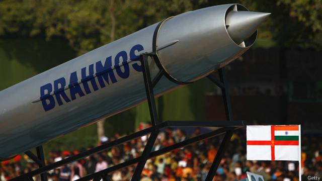 Tên lửa BrahMos trong lễ duyệt binh ở Ấn Độ