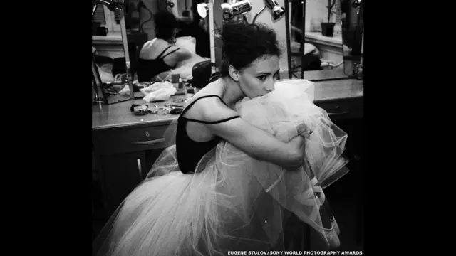 لیلی بولگاشویل کی یہ تصویر ماسکو کے موسوویتا تھیٹر میں کھینچی گئی اور اسے فن و ثقافت کے زمرے میں بھیجا گیا ہے۔