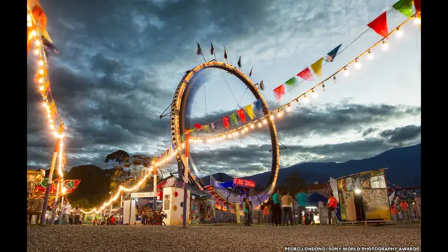 پیدرو لندن نے کولمبیا کے ایک پارک کی یہ تصویر بھیجی۔