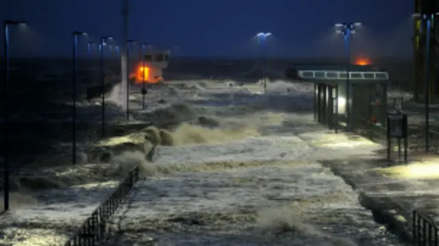 برطانیہ کے مشرقی ساحل پر گذشتہ ساٹھ سال میں سمندری لہروں میں اتنا اضافہ نہیں دیکھا گیا